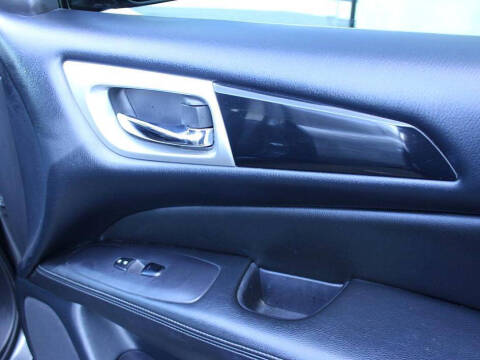 2019 Nissan Pathfinder S