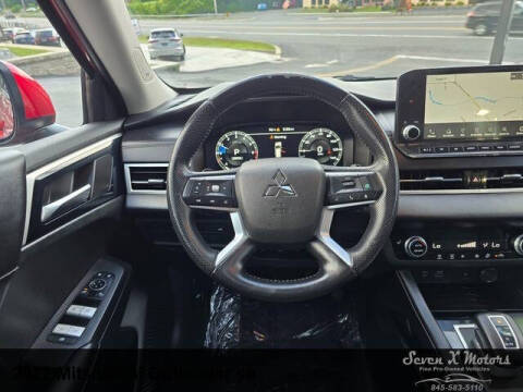 2022 Mitsubishi Outlander SE
