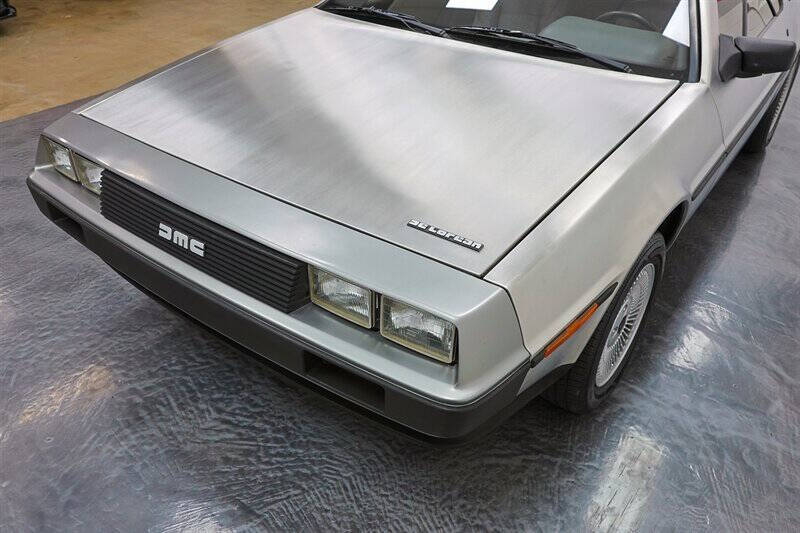 1982 DeLorean DMC-12