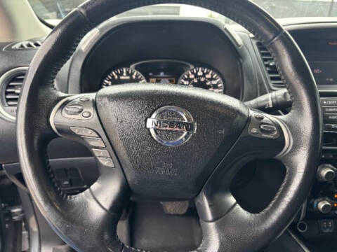 2018 Nissan Pathfinder SV