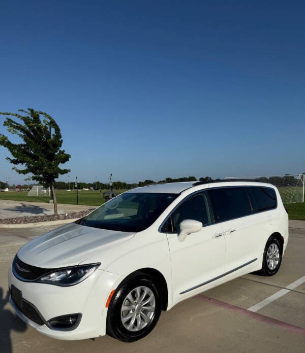 2017 Chrysler Pacifica Touring-L