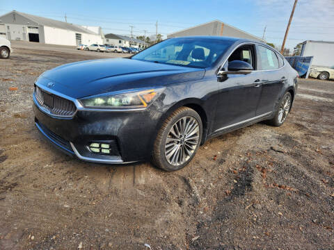 2017 Kia Cadenza for sale at CRS 1 LLC in Lakewood NJ