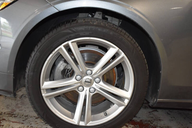 2017 Volvo S90 T5 Momentum