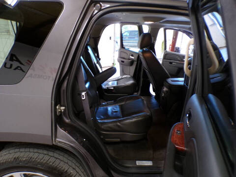2011 Cadillac Escalade Luxury