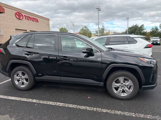 2025 Toyota RAV4 Hybrid XLE