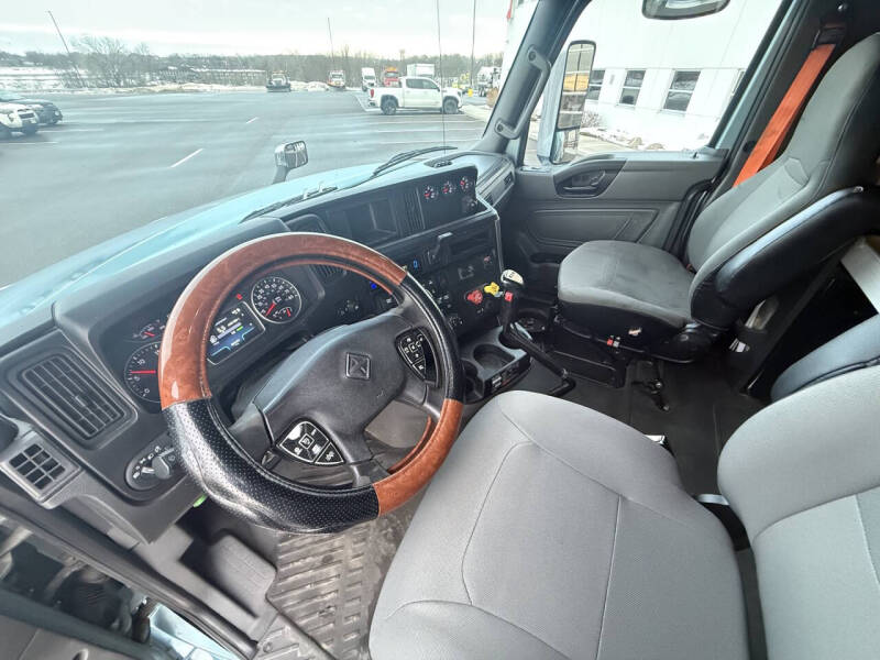 2019 International LT625