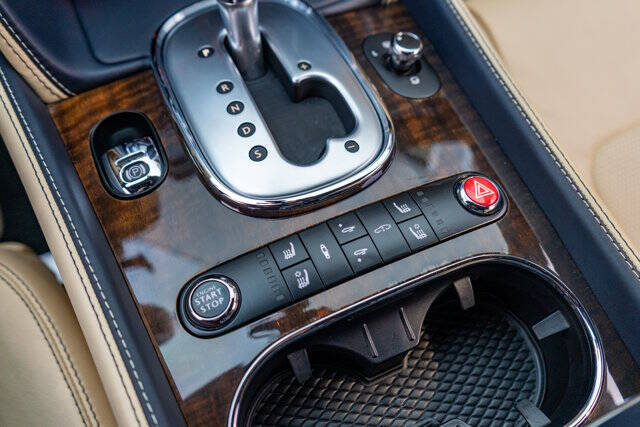 2014 Bentley Continental 26