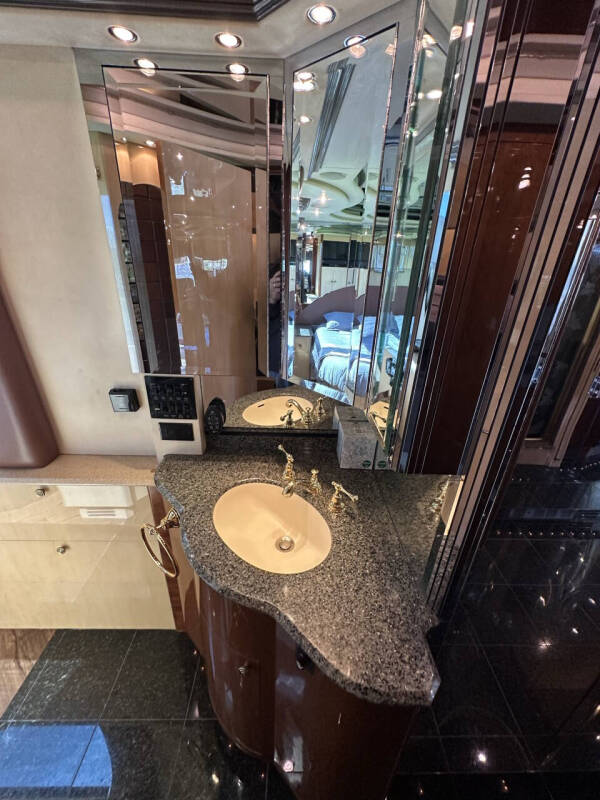 2001 Prevost Liberty