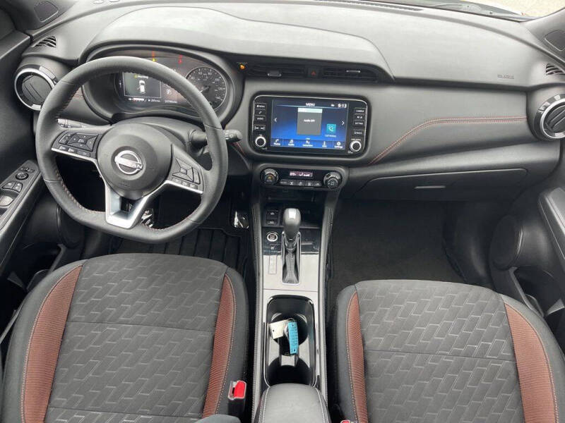 2024 Nissan Kicks SR