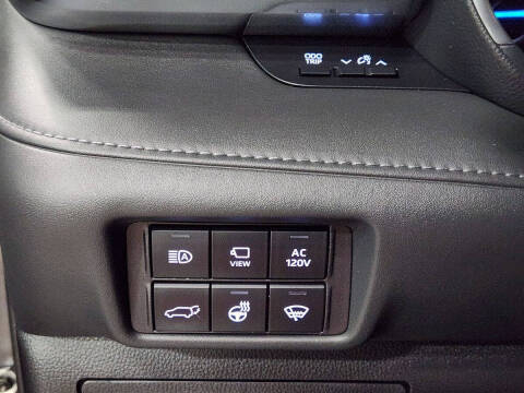 2022 Toyota Highlander Hybrid Platinum