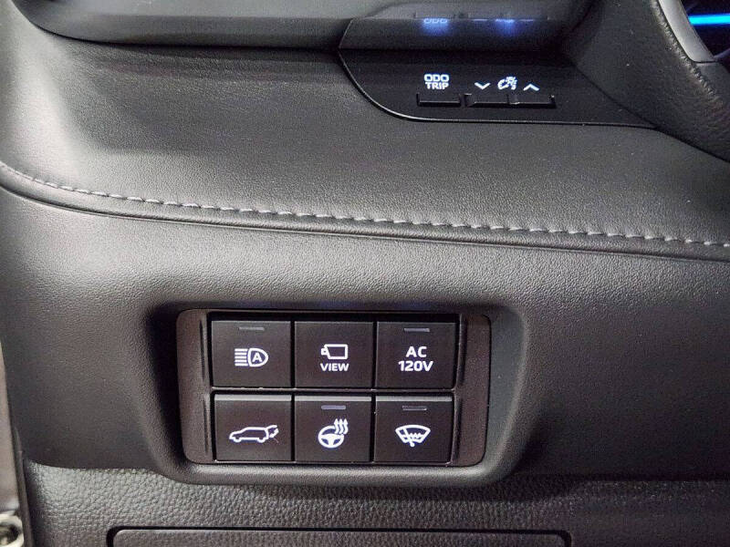 2022 Toyota Highlander Hybrid Platinum