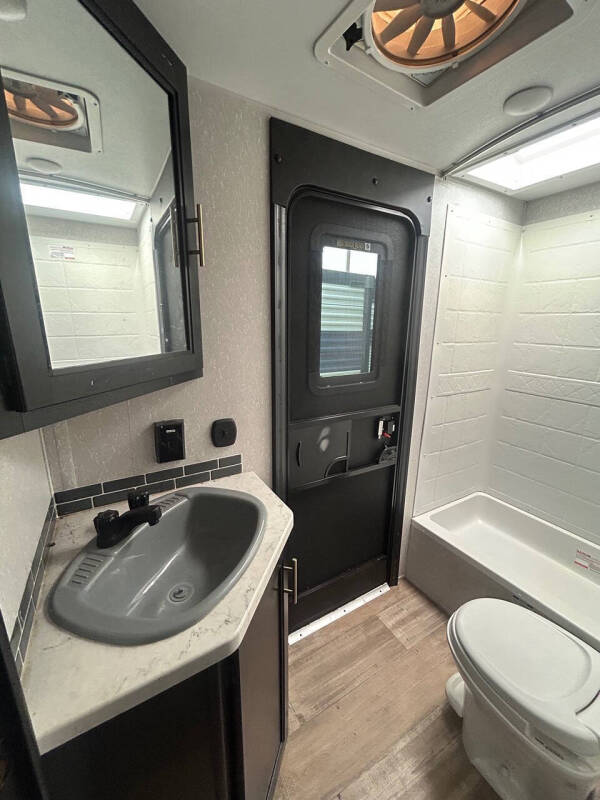 2022 Forest River Cherokee 274BRB
