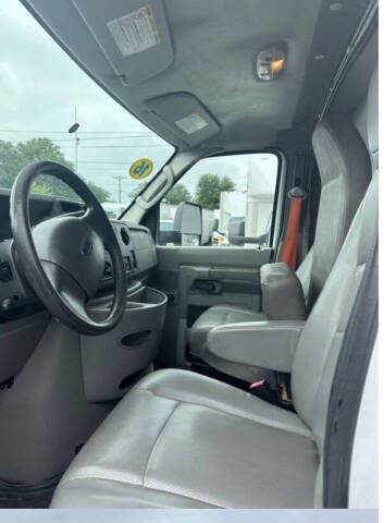 2016 Ford E-Series E-350 SD