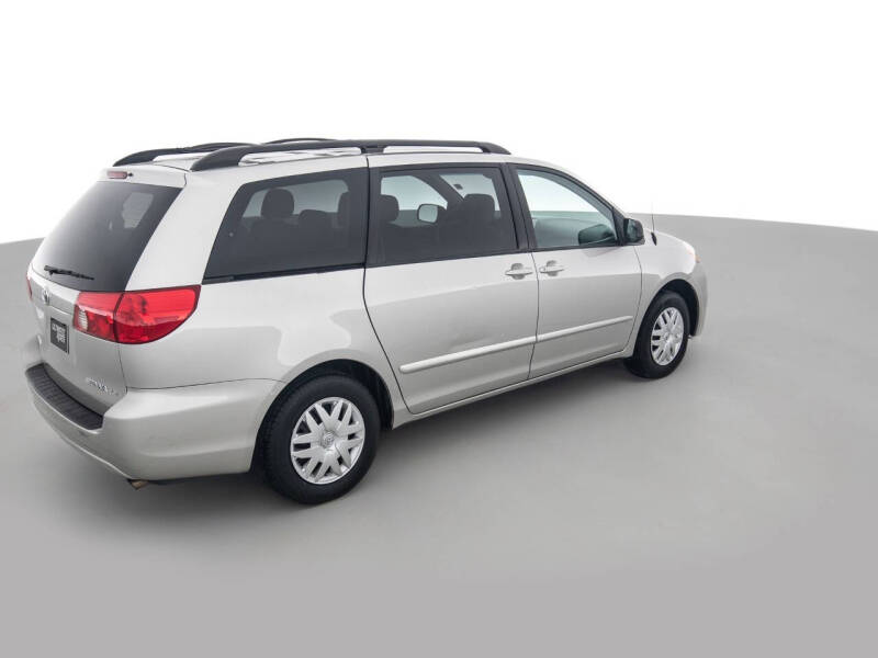 2007 Toyota Sienna LE 7-Passenger