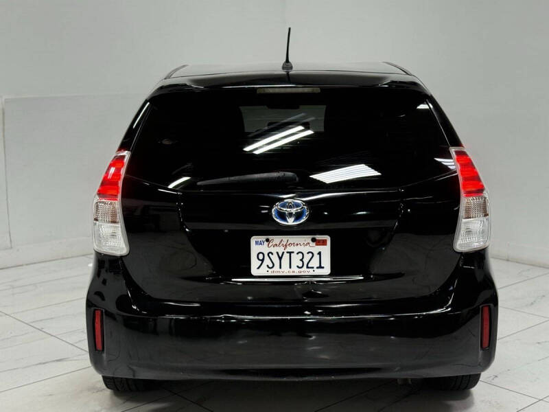 2015 Toyota Prius v Two