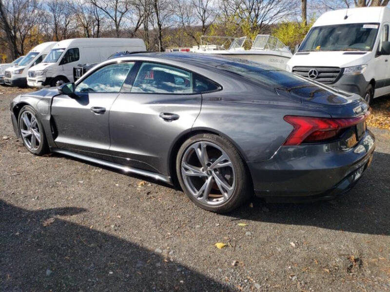 2022 Audi e-tron GT quattro Premium Plus