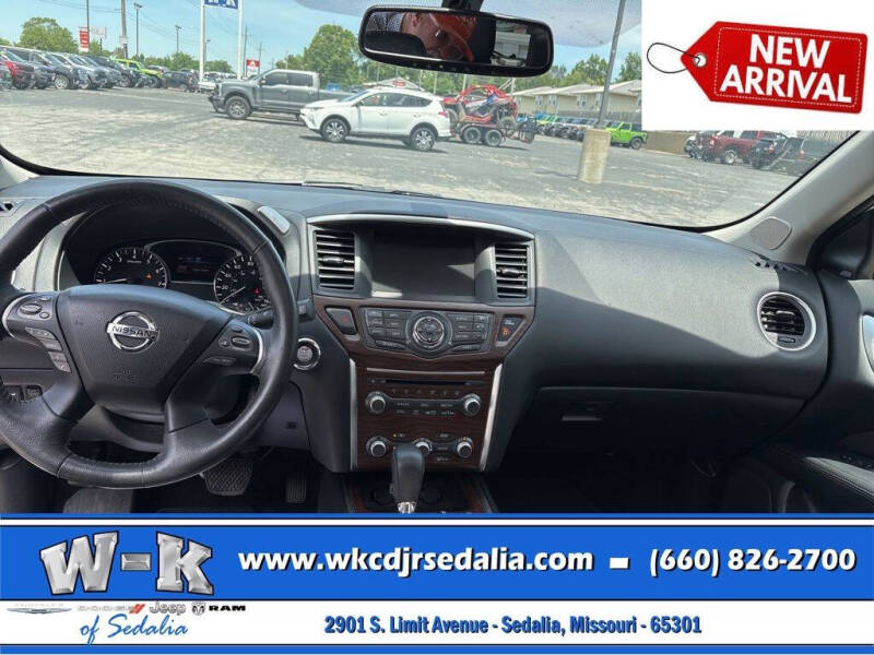 2017 Nissan Pathfinder Platinum