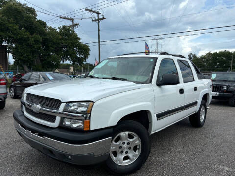 2005 Chevrolet Avalanche for sale at Das Autohaus Quality Used Cars in Clearwater FL
