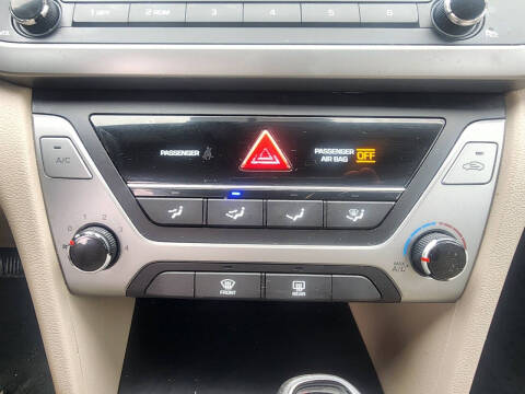 2017 Hyundai Elantra SE