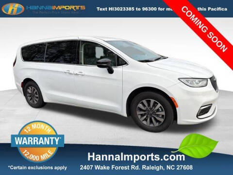 2024 Chrysler Pacifica Plug-In Hybrid Select