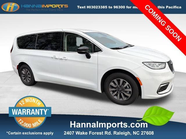 2024 Chrysler Pacifica Plug-In Hybrid Select