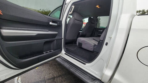 2017 Toyota Tundra SR5