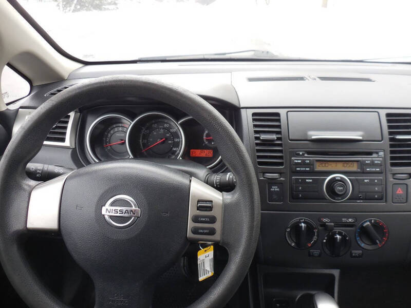2011 Nissan Versa 1.8 S