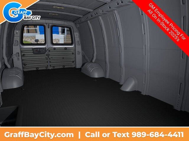 2025 Chevrolet Express 3500