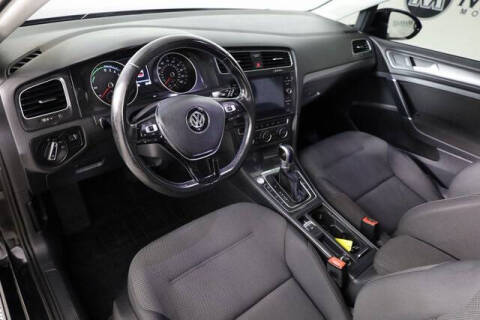 2017 Volkswagen e-Golf SE