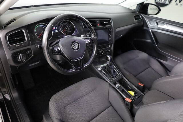 2017 Volkswagen e-Golf SE