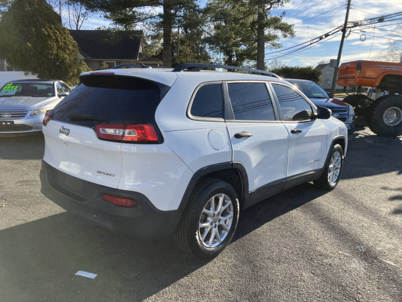 2016 Jeep Cherokee Sport