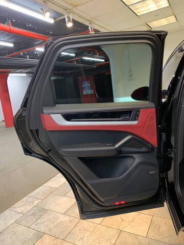 2024 Porsche Cayenne S