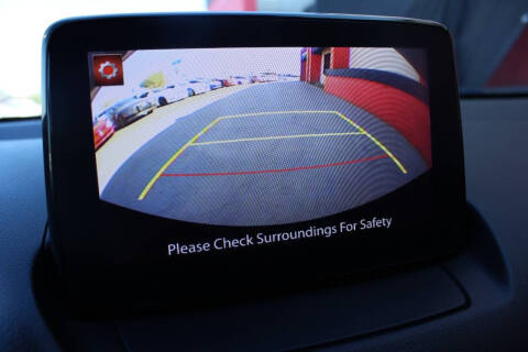 2020 Toyota Yaris Hatchback LE