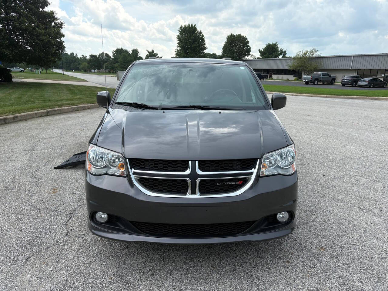 Granite Pearlcoat 2017 Dodge Grand Caravan SXT SXT 4dr Mini-Van 2