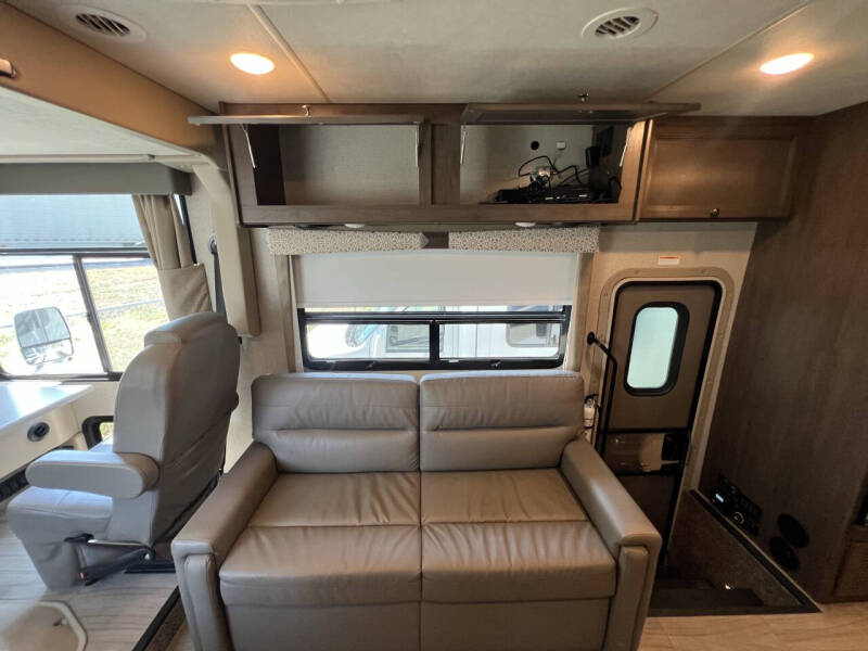 2021 Thor Motor Coach Windsport 34J