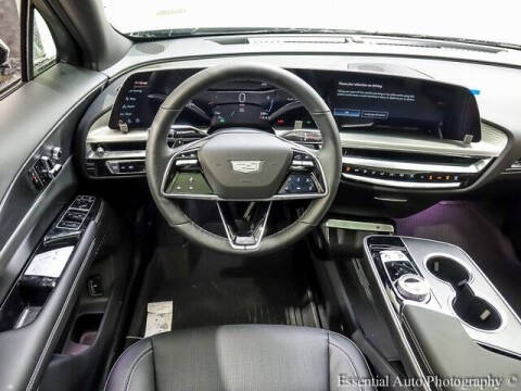 2025 Cadillac LYRIQ Luxury 1