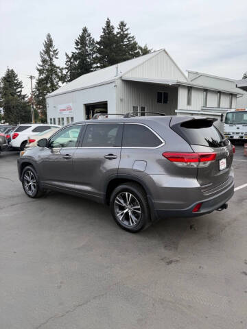 2018 Toyota Highlander LE