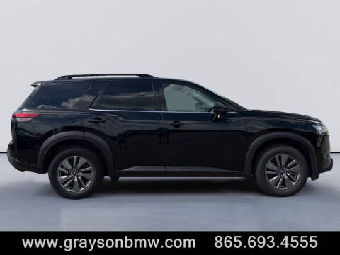 2024 Nissan Pathfinder SV