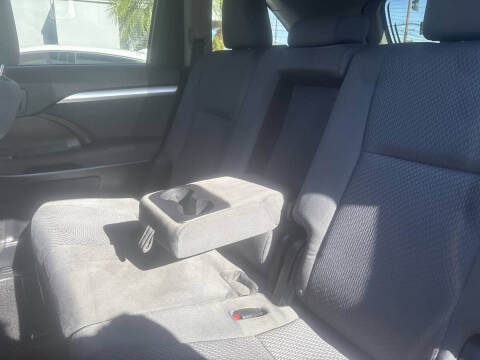 2015 Toyota Highlander LE