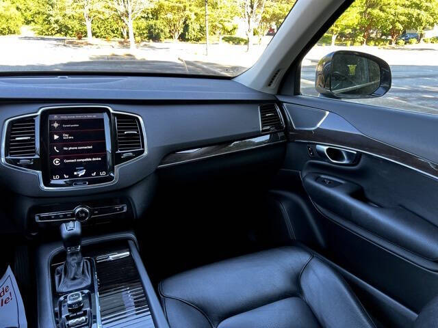 2017 Volvo XC90 T6 Momentum