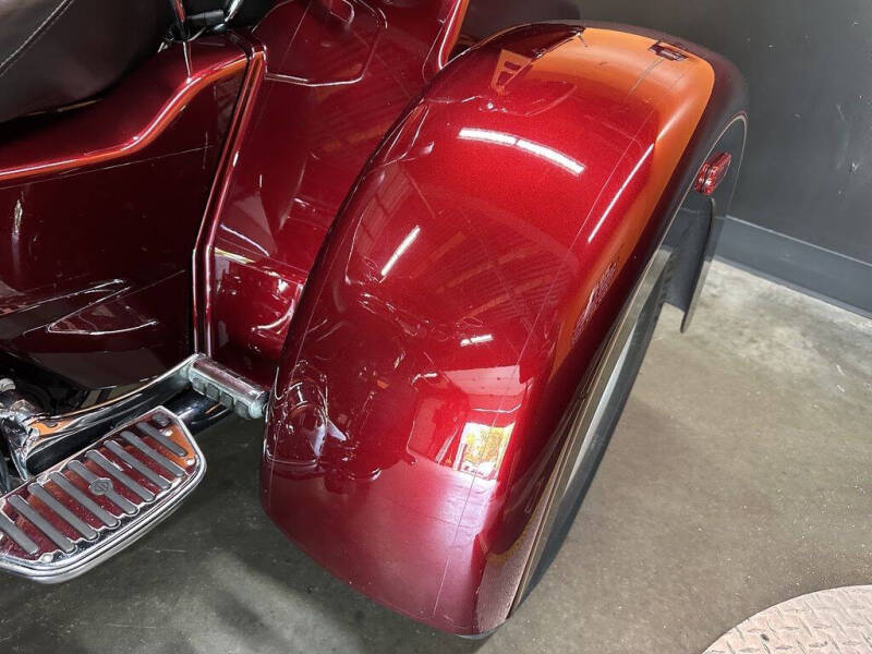 2014 Harley-Davidson FLHTCUTG - Tri Glide Ult