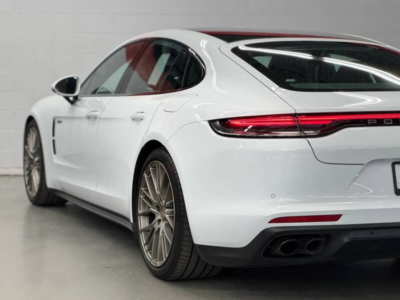 2023 Porsche Panamera 4 E-Hybrid Platinum Edition