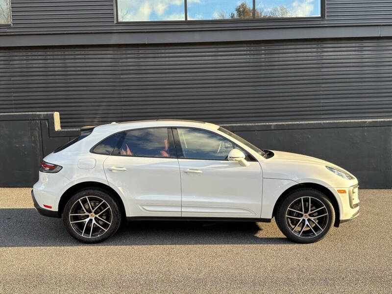 2025 Porsche Macan