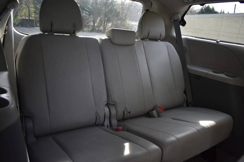 2014 Toyota Sienna Limited 7-Passenger