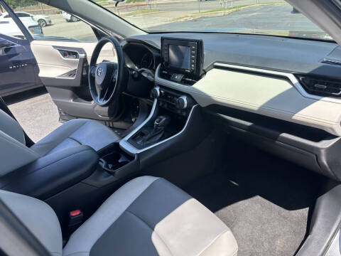 2020 Toyota RAV4 XLE Premium