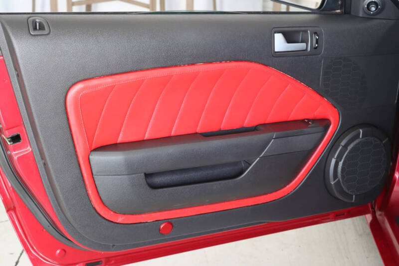 2005 Ford Mustang GT Premium