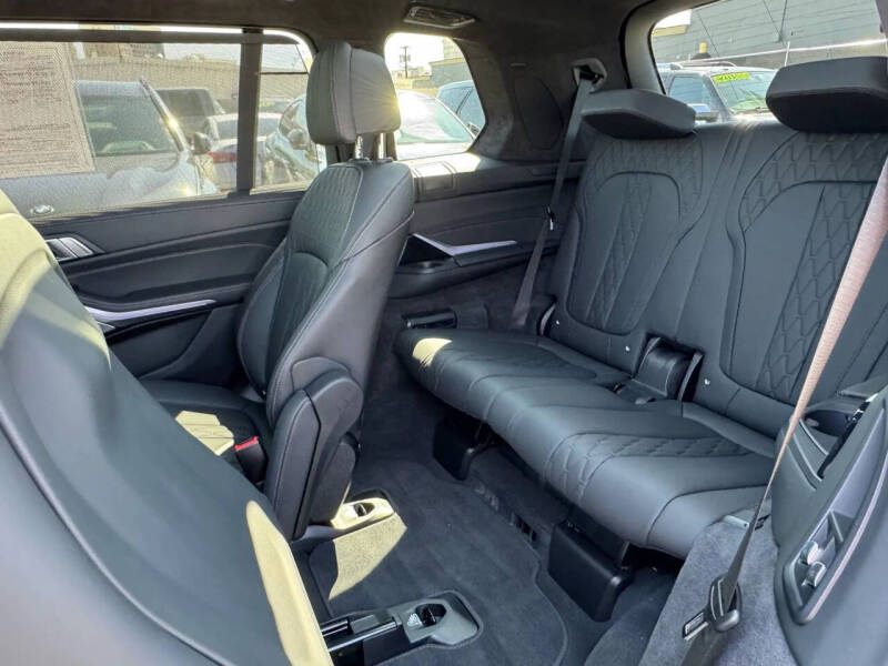 2025 BMW X7 ALPINA XB7