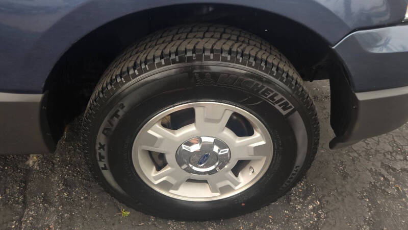 2004 Ford Expedition XLS
