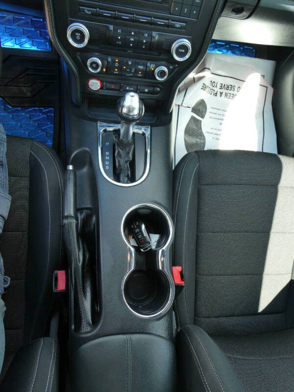 2015 Ford Mustang V6