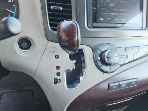 2014 Toyota Sienna XLE 7-Passenger